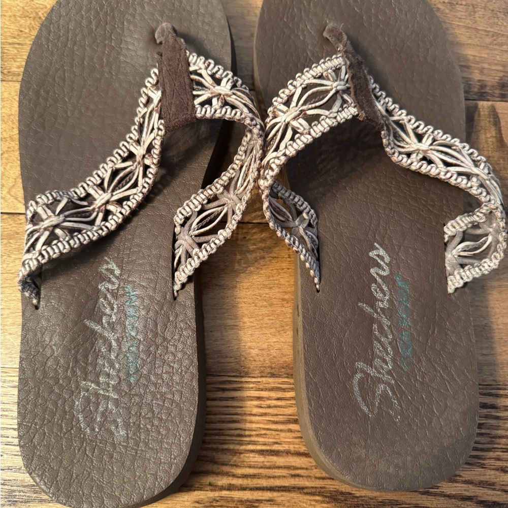 Skechers Tan and Cream Sandals for Women